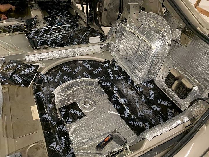 Alubutyl Dämmmatte ABM Professional Dämmung Anti Dröhn Selbstklebend 1.5mm, 2m2 mata wygłuszająca,mata butylowa mata-wygluszajaca-butylowa-samoprzylepna-abm-w-arkuszach-abm-1