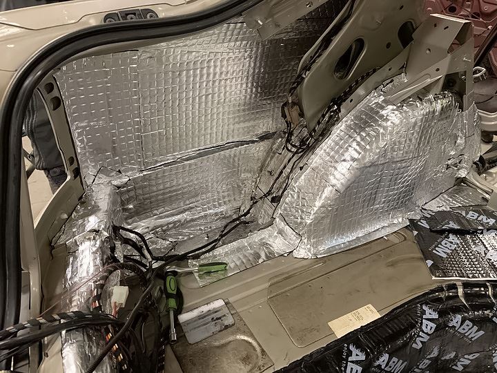 Alubutyl Dämmmatte ABM Professional Dämmung Anti Dröhn Selbstklebend 1.5mm, 2m2 mata wygłuszająca,mata butylowa mata-wygluszajaca-butylowa-samoprzylepna-abm-w-arkuszach-abm