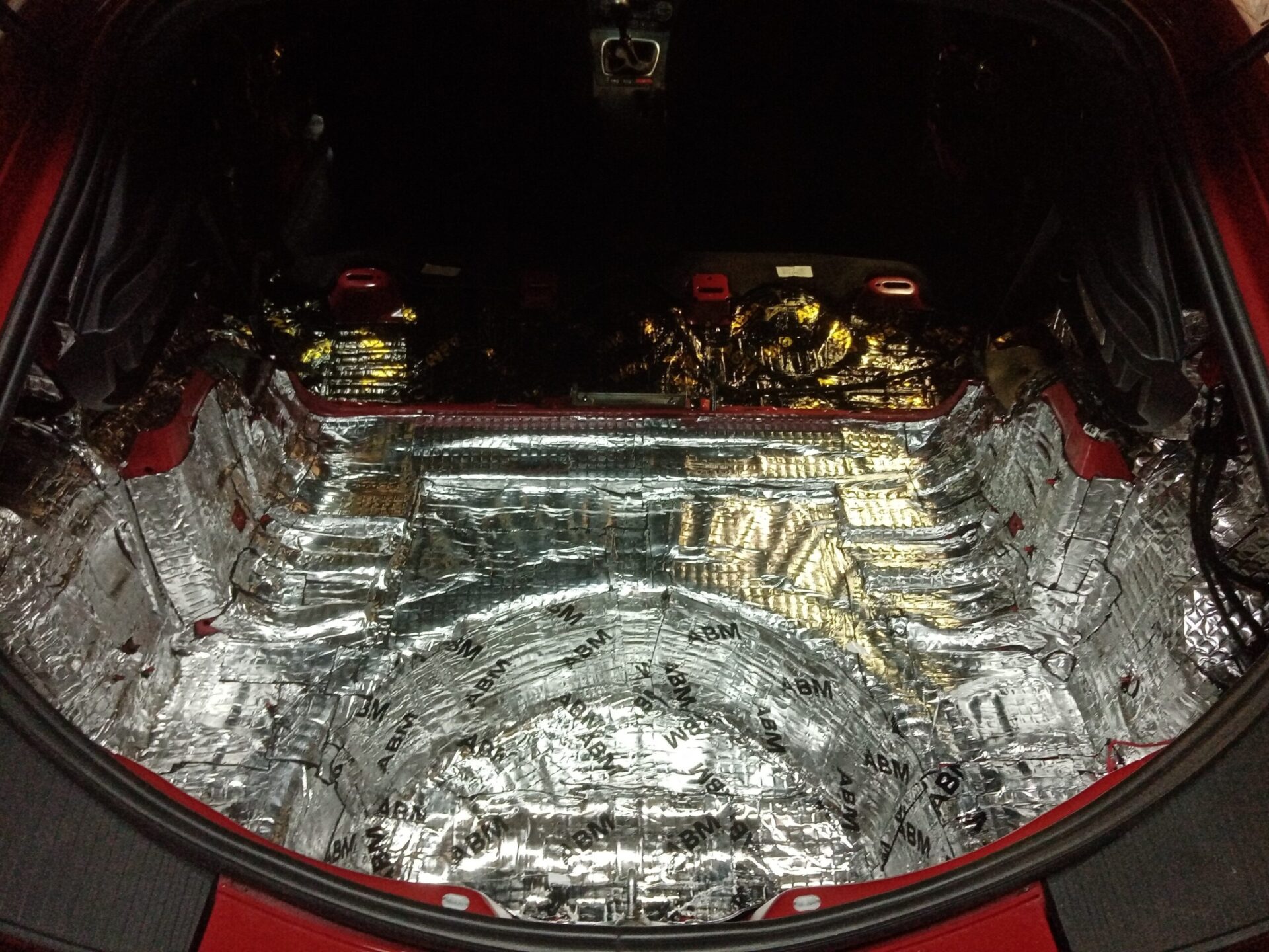 Akustische Premium-Butylmatte ABM Xtreme selbstklebend 2mm 0.05m2 in Platten img_20210425_210006-scaled-1