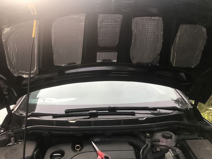 Selbstklebende Premium-Butyl-Schallschutzmatte ABM Xtreme in Rollen, 1.5mm, 1m2 mata-wygluszajaca-butylowa-samoprzylepna-abm-w-arkuszach-abm-2