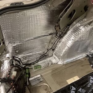 ABM Professional Selbstklebende Butyl-Schalldämmmatte in Platten, 2mm, 0.06m2  mata-wygluszajaca-butylowa-samoprzylepna-abm-w-arkuszach-abm