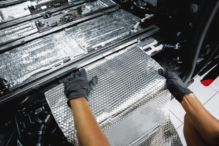 Po co stosować maty butylowe zamiast innych materiałów wyciszających? Beratung ABM Insulation